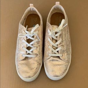 Women’s Size 8 Toms Rose Gold Sneakers